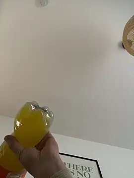 Snapshot of Jonkitzler1 chatting on 12-19-24, 10:13 Jonkitzler1 online show from 12-19-24, 10:13