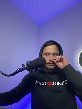 Snapshot of Jonkitzler1 chatting on 03-07-25, 11:29 Jonkitzler1 online show from 03-07-25, 11:29