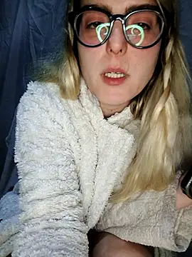 dolcehelena993 online show from 02-18-26, 04:47