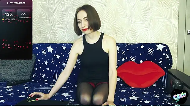 Snapshot of Millanorze chatting on 03-23-25, 02:04 Millanorze online show from 03-23-25, 02:04