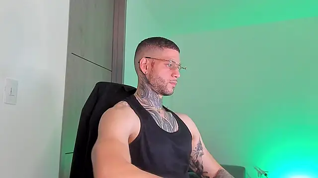  jamesleandros1 online show from 03-28-26, 04:12