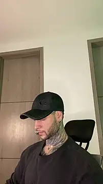 Snapshot of _jamesleandros1 chatting on 06-04-26, 01:44 jamesleandros1 online show from 06-04-26, 01:44