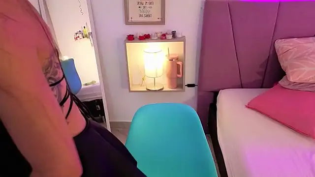 PIA STONE online show from 02-03-26, 08:25