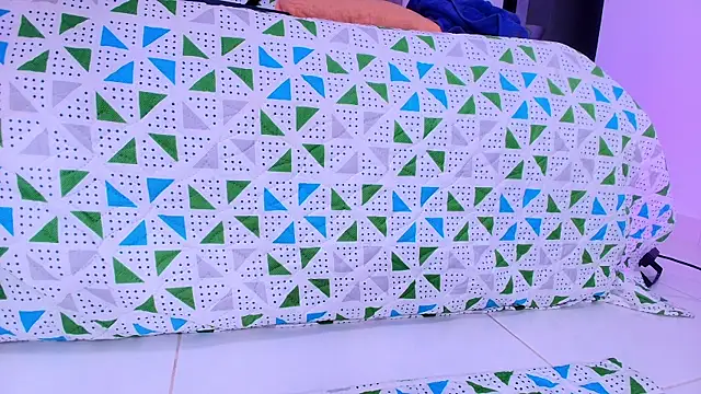 naomi kyse online show from 11-28-25, 03:09