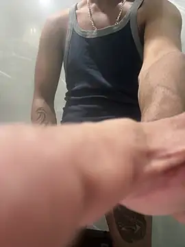 Snapshot of sunny27 chatting on 03-07-25, 06:57 sunny27 online show from 03-07-25, 06:57