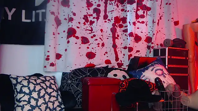 Snapshot of Silentmary chatting on 10-23-25, 05:12 Silentmary online show from 10-23-25, 05:12