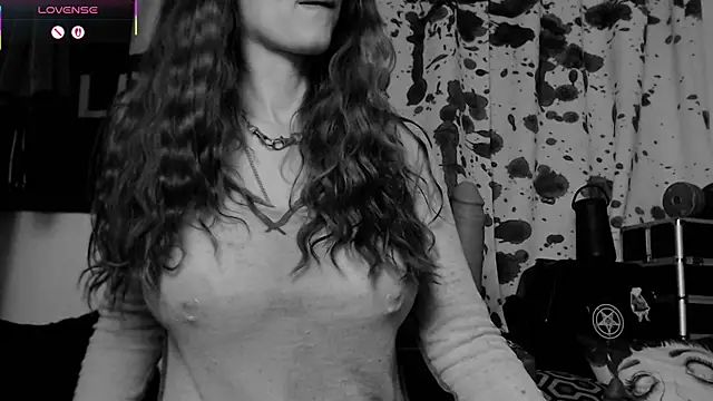 Snapshot of Silentmary chatting on 11-24-25, 04:12 Silentmary online show from 11-24-25, 04:12