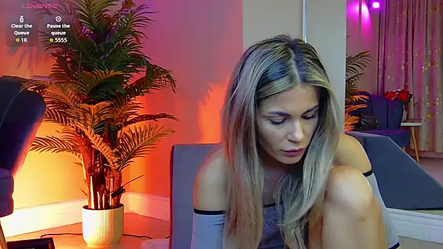 Avril Cyrus online show from 10-30-25, 07:43