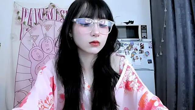 Snapshot of Holy420lolii chatting on 06-10-26, 05:34 Holy420lolii online show from 06-10-26, 05:34