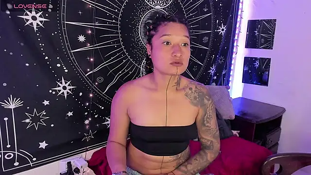 Snapshot of Eva_Lee_ chatting on 10-15-25, 07:52 Eva Lee online show from 10-15-25, 07:52