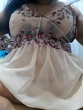 chubby wife online show from 03-10-25, 07:07