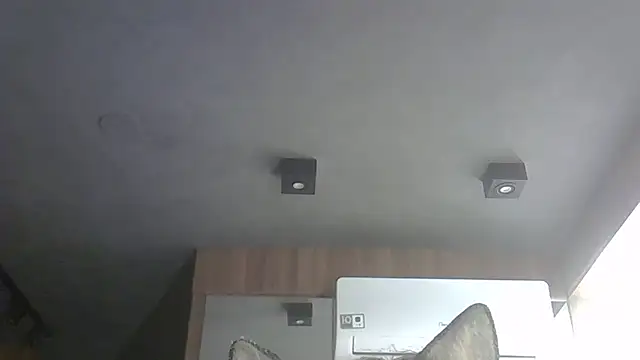 Skinny-Kitten online show from 10-27-25, 06:50