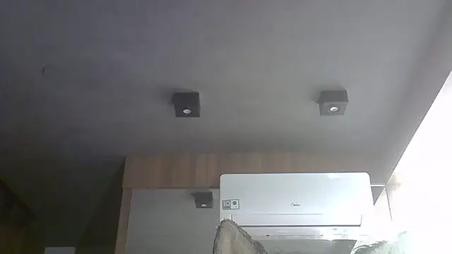 Skinny-Kitten online show from 12-21-25, 12:07