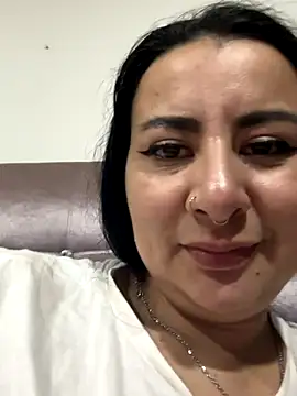 Abril Luv online show from 11-19-25, 01:16