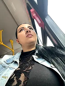 Abril Luv online show from 11-21-25, 12:15