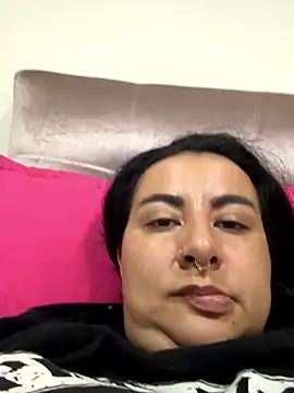 Snapshot of Abril_Luv chatting on 01-06-26, 12:03 Abril Luv online show from 01-06-26, 12:03