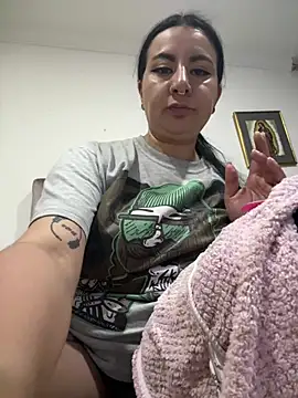 Snapshot of Abril_Luv chatting on 01-12-26, 12:49 Abril Luv online show from 01-12-26, 12:49