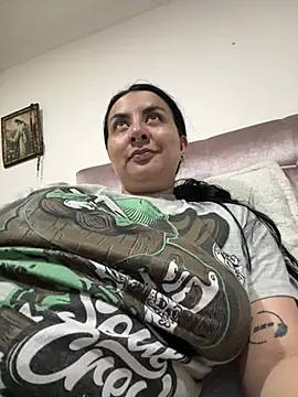 Snapshot of Abril_Luv chatting on 01-13-26, 01:22 Abril Luv online show from 01-13-26, 01:22