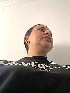 Snapshot of Abril_Luv chatting on 01-17-26, 12:43 Abril Luv online show from 01-17-26, 12:43