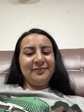 Snapshot of Abril_Luv chatting on 02-18-26, 01:23 Abril Luv online show from 02-18-26, 01:23