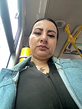 Snapshot of Abril_Luv chatting on 02-20-26, 12:16 Abril Luv online show from 02-20-26, 12:16