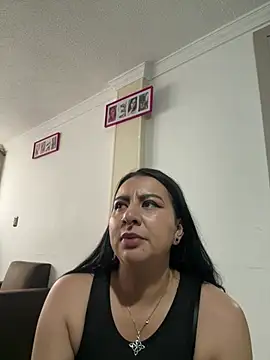 Abril Luv online show from 04-15-26, 01:18