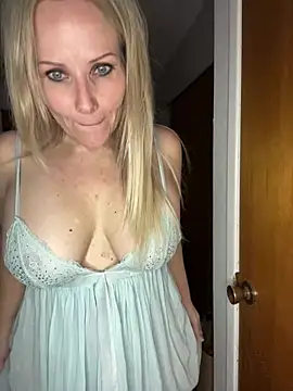 Sexual Lovable Doll online show from 03-23-25, 07:20