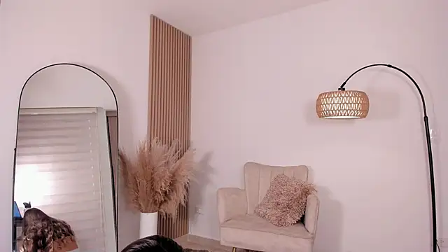 wandathompson  online show from 03-07-25, 05:17