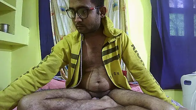 Snapshot of Cute_boy2000 chatting on 01-12-25, 06:39 Cute boy2000 online show from 01-12-25, 06:39