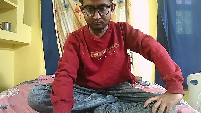 Snapshot of Cute_boy2000 chatting on 01-17-25, 02:39 Cute boy2000 online show from 01-17-25, 02:39