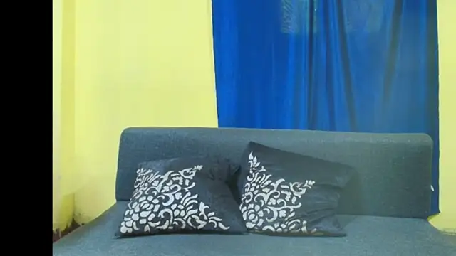 Snapshot of Cute_boy2000 chatting on 11-18-25, 05:45 Cute boy2000 online show from 11-18-25, 05:45