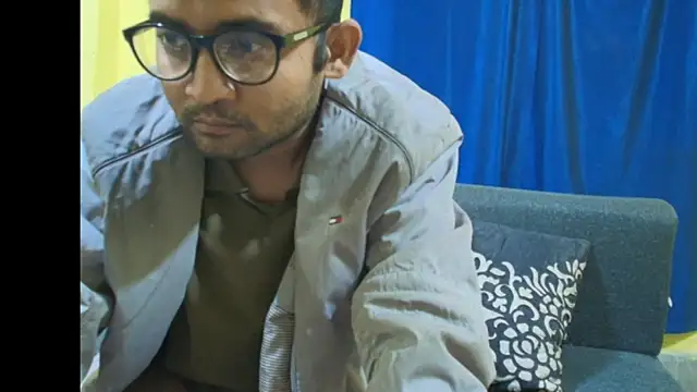 Snapshot of Cute_boy2000 chatting on 01-09-26, 12:13 Cute boy2000 online show from 01-09-26, 12:13