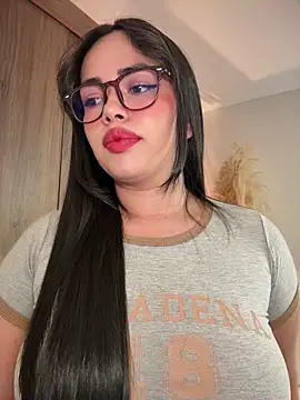 Snapshot of andra_rose chatting on 07-17-26, 11:20 andra rose online show from 07-17-26, 11:20