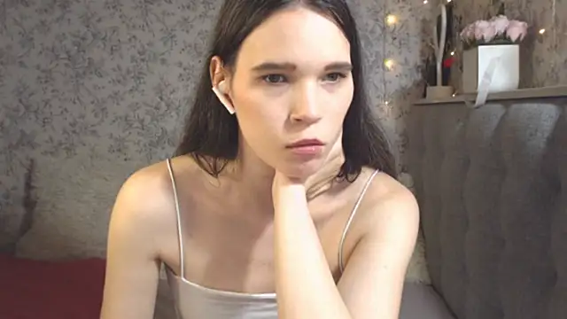 Nicole-Petite online show from 12-06-24, 07:45