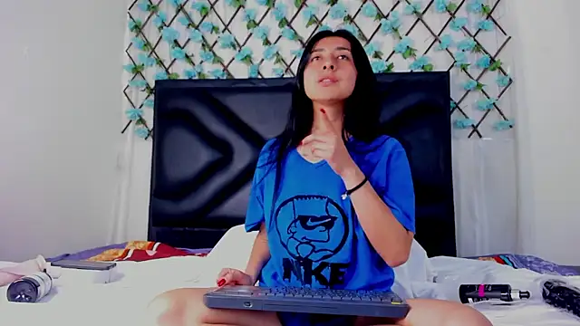 EmmaWilliamss online show from 03-26-26, 02:00