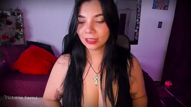 victoriaasaenz  online show from 08-06-26, 12:45