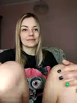 KrissSexi online show from 03-10-25, 05:22