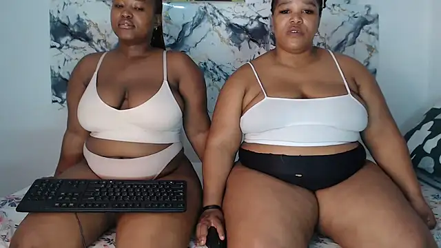 SexyAmeena2002 online show from 03-26-26, 08:03