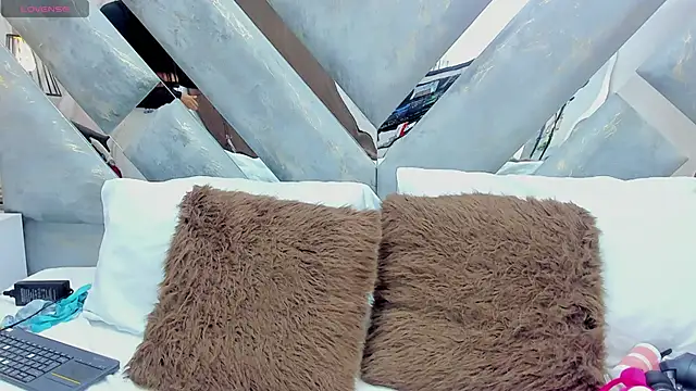 ZiaCalifa online show from 10-20-25, 11:54