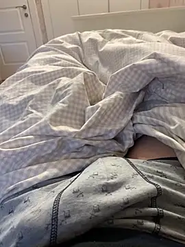 Snapshot of sergigomez chatting on 12-17-25, 04:02 sergigomez online show from 12-17-25, 04:02