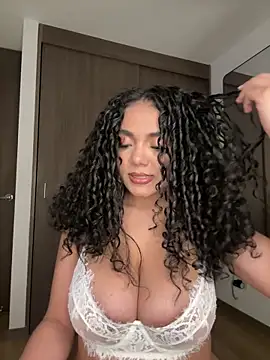 Mariecurl online show from 10-31-25, 12:22