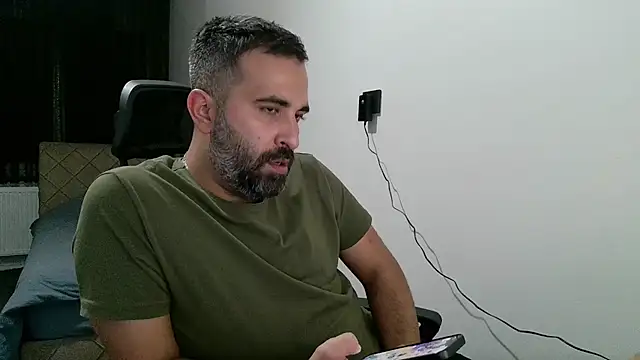 Snapshot of tgltplsr chatting on 10-11-25, 06:28 tgltplsr online show from 10-11-25, 06:28