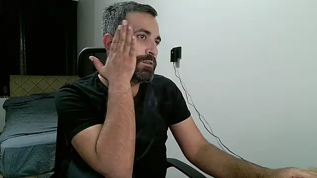 Snapshot of tgltplsr chatting on 10-26-25, 08:15 tgltplsr online show from 10-26-25, 08:15