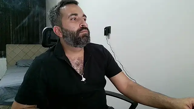 Snapshot of tgltplsr chatting on 10-29-25, 12:02 tgltplsr online show from 10-29-25, 12:02