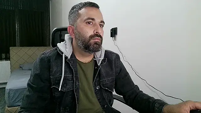 Snapshot of tgltplsr chatting on 11-10-25, 02:43 tgltplsr online show from 11-10-25, 02:43