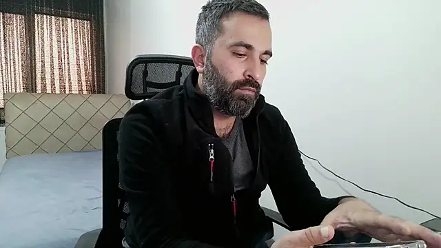 Snapshot of tgltplsr chatting on 11-24-25, 06:02 tgltplsr online show from 11-24-25, 06:02