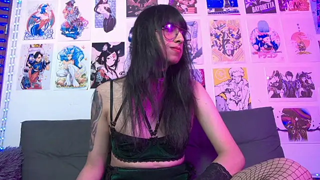 Snapshot of snowblack_ chatting on 02-12-25, 12:37 snowblack online show from 02-12-25, 12:37