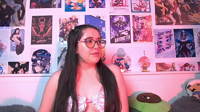 Snapshot of snowblack_ chatting on 02-15-25, 11:17 snowblack online show from 02-15-25, 11:17