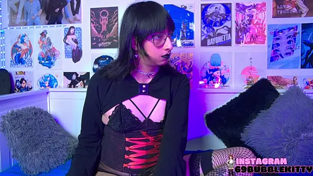 Snapshot of snowblack_ chatting on 03-05-25, 04:02 snowblack online show from 03-05-25, 04:02