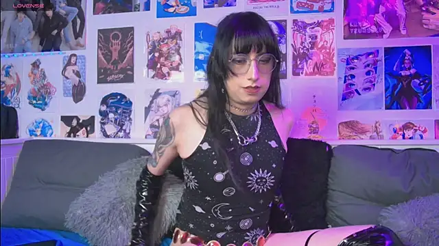 Snapshot of snowblack_ chatting on 09-10-25, 02:28 snowblack online show from 09-10-25, 02:28